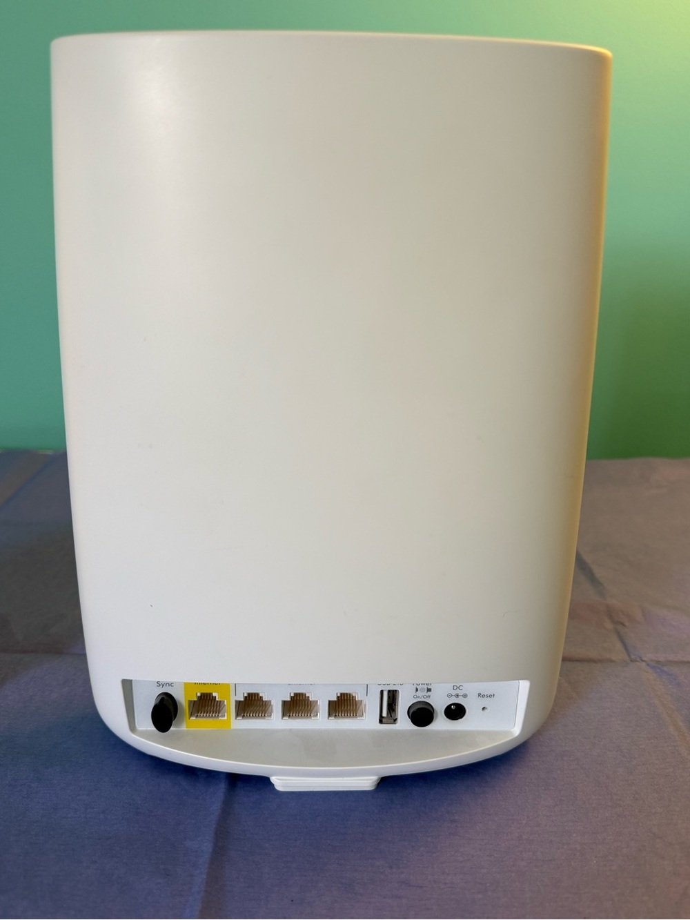 Netgear RBR50 Tri-band WiFi Router with Satellite Router - Picture 8 of 14